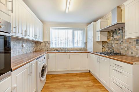 2 bedroom maisonette for sale, Udall Gardens, Romford, RM5