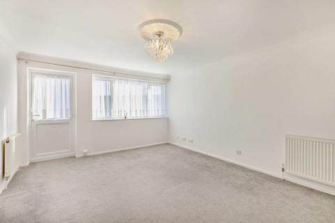 2 bedroom maisonette for sale, Udall Gardens, Romford, RM5