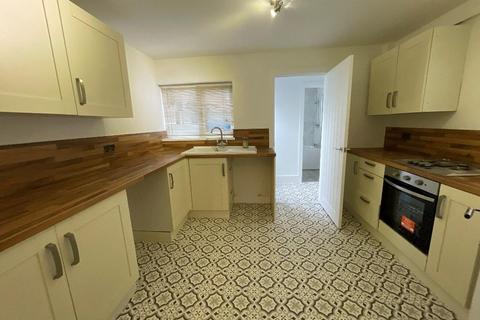2 bedroom terraced house to rent, Chanterlands Avenue, Hull, HU5 3ST