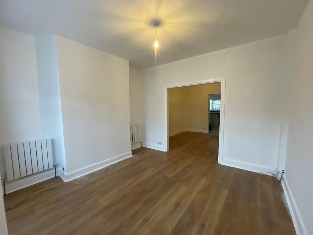Through Lounge/Dining Area