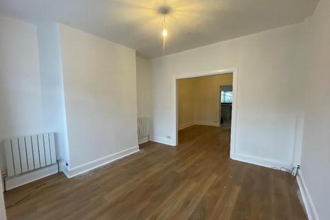 2 bedroom terraced house to rent, Chanterlands Avenue, Hull, HU5 3ST