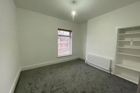 2 bedroom terraced house to rent, Chanterlands Avenue, Hull, HU5 3ST