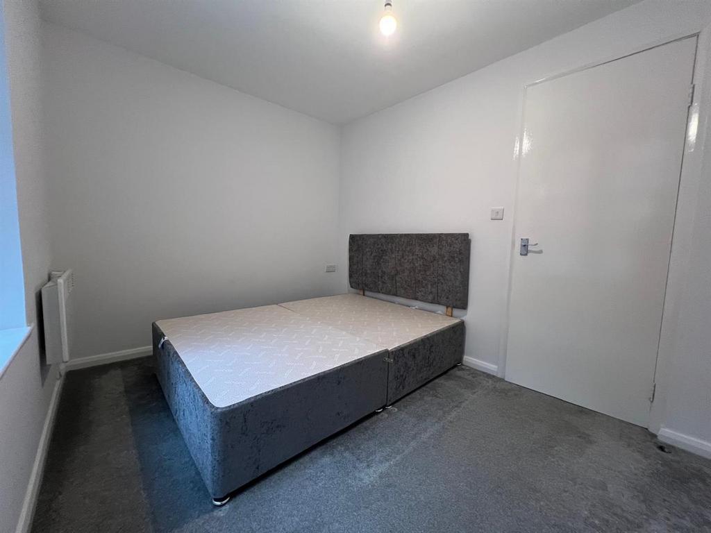 Bedroom. .jpg