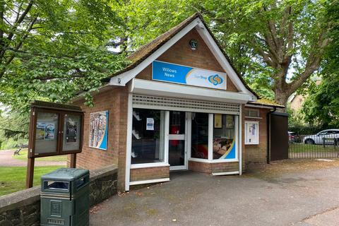Retail property (high street) to rent, 20 Avenue Rd Malvern WR14 3AG