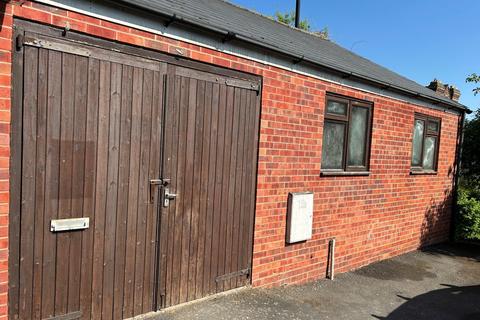 Industrial unit to rent - 16A-16B Cowleigh Rd Malvern WR14 1QD
