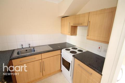 2 bedroom end of terrace house to rent, Waterloo Court, Griffithstown