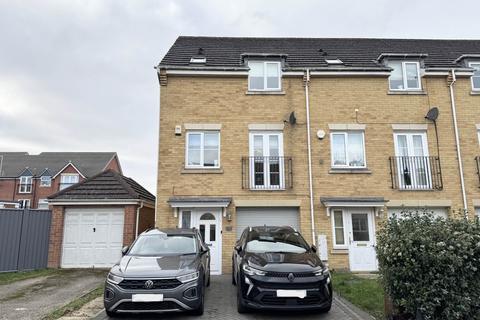3 bedroom end of terrace house for sale, Coleridge Way, Borehamwood