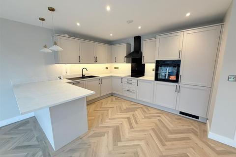 undefined, Huddersfield Road, Stalybridge SK15
