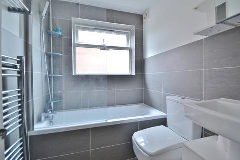 1 bedroom flat to rent, Chandos Court, 77 North Park Avenue, Leeds LS8