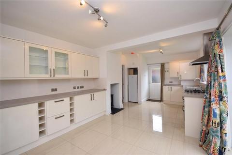 3 bedroom semi-detached house to rent, Temple Close, London, SE28
