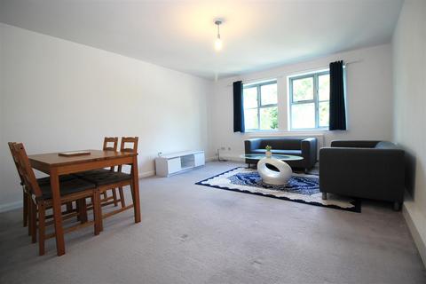 2 bedroom flat to rent, Guildford Court, London Road, Leicester