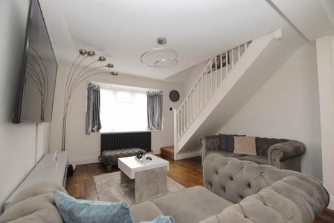 4 bedroom semi-detached house for sale, Lorraine Close, Billericay, CM11