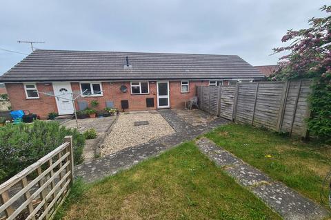 1 bedroom flat to rent, Dairy Court, Crewkerne, Somerset, TA18