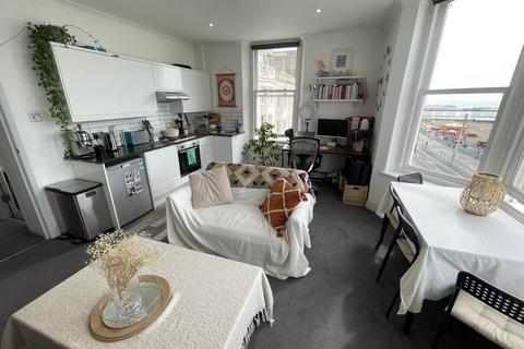 1 bedroom flat to rent, Kings Road, Brighton, East Sussex
