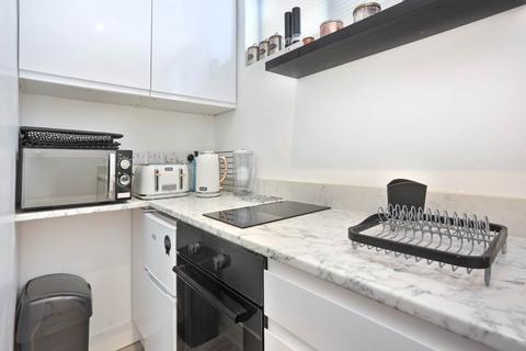Studio to rent, Denmark Villas, Hove, East Sussex