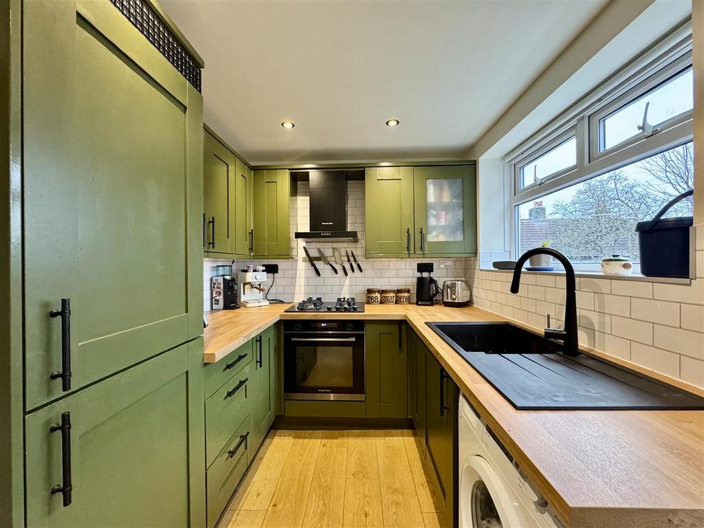 Dining kitchen