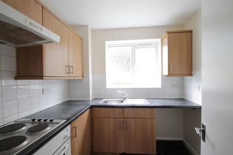 Studio to rent, Caroline Close, West Drayton, UB7