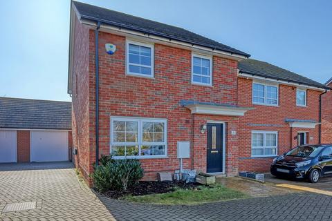 3 bedroom detached house for sale - Walton Hall Drive, Felixstowe IP11