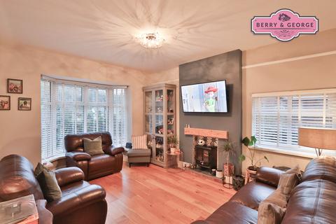 4 bedroom detached house for sale, Hawarden Road, Caergwrle LL12