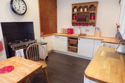 3 bedroom terraced house to rent, South Square, Footdee, Aberdeen, AB11