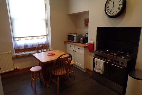 3 bedroom terraced house to rent, South Square, Footdee, Aberdeen, AB11