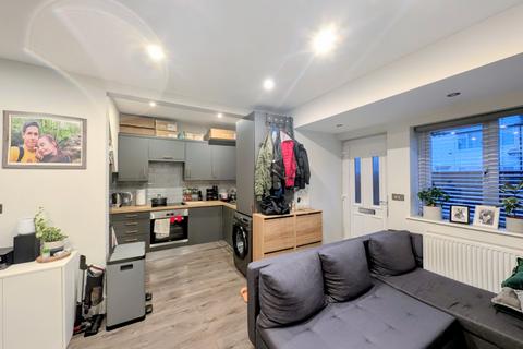 2 bedroom terraced house to rent, Longroyd Street North, Leeds, West Yorkshire, UK, LS11