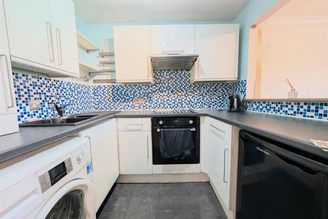 2 bedroom maisonette for sale, Maplin Park, Langley