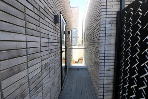 4 bedroom detached house to rent, Forest Gate, London E7