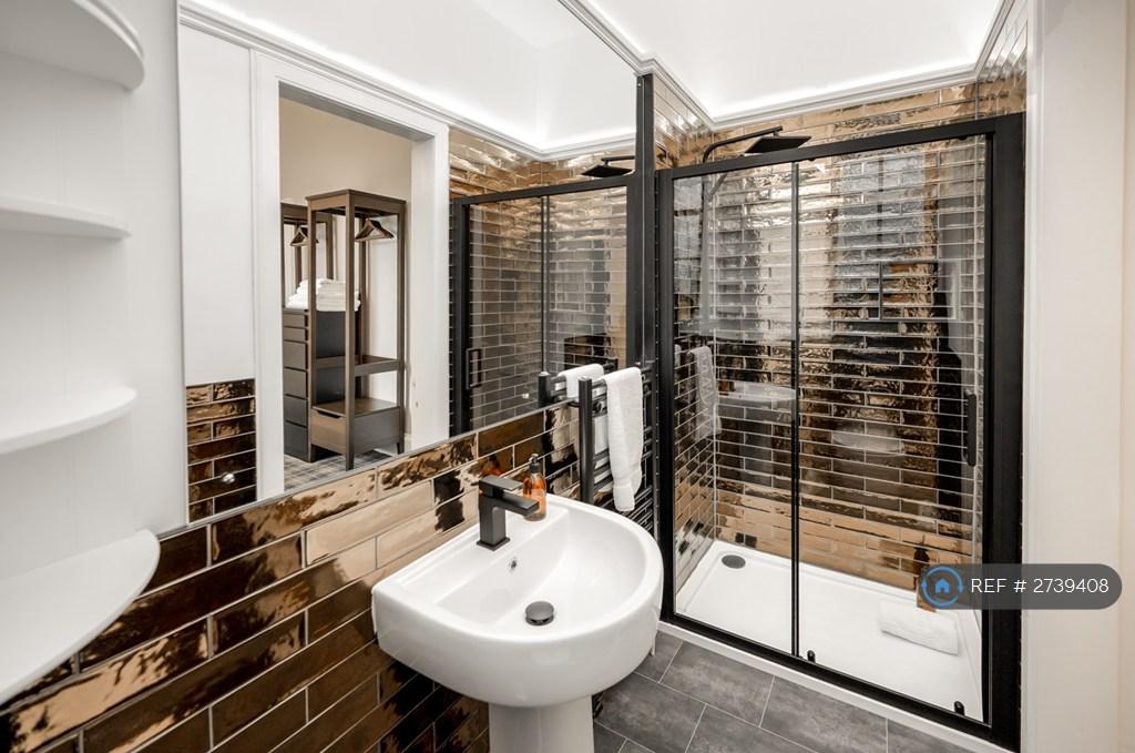 Bedroom 2 En-Suite