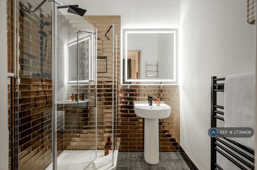 Bedroom 1 En-Suite