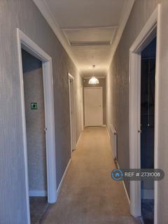 3 bedroom bungalow to rent, Meadfield Road, Langley Sl3, SL3