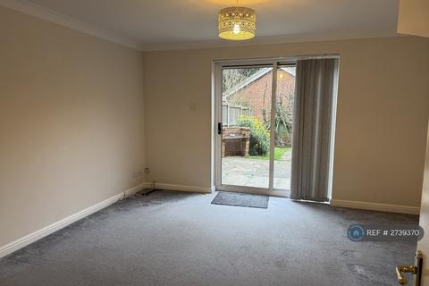 2 bedroom terraced house to rent, Sycamore Grange, Ramsgate, CT11