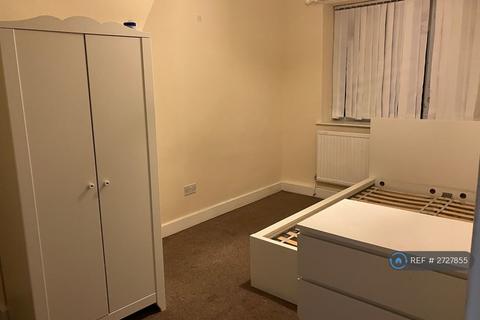 2 bedroom flat to rent, Melmerby Court, Salford, M5