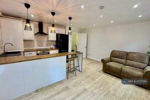 2 bedroom flat to rent, Pankhurst Avenue, London, E16