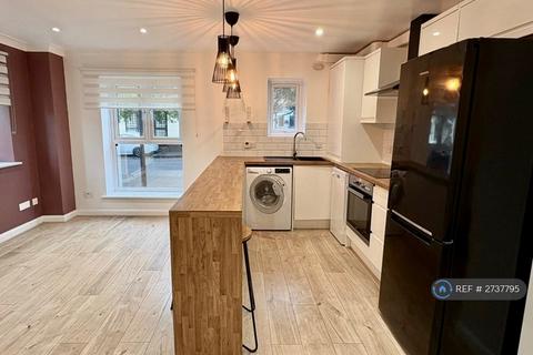 2 bedroom flat to rent, Pankhurst Avenue, London, E16