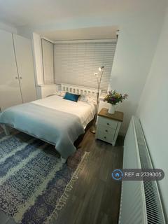 1 bedroom in a house share to rent, Hounslow, London, TW5