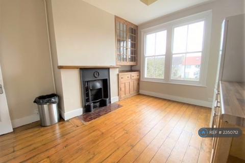 3 bedroom maisonette to rent, Glencairn Road, London, SW16