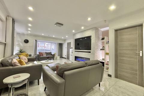 5 bedroom detached house for sale, Clifton Drive, South Shore FY4