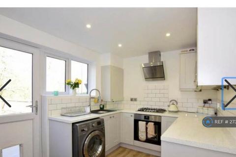 2 bedroom terraced house to rent, Violet Close, Chatham, ME5