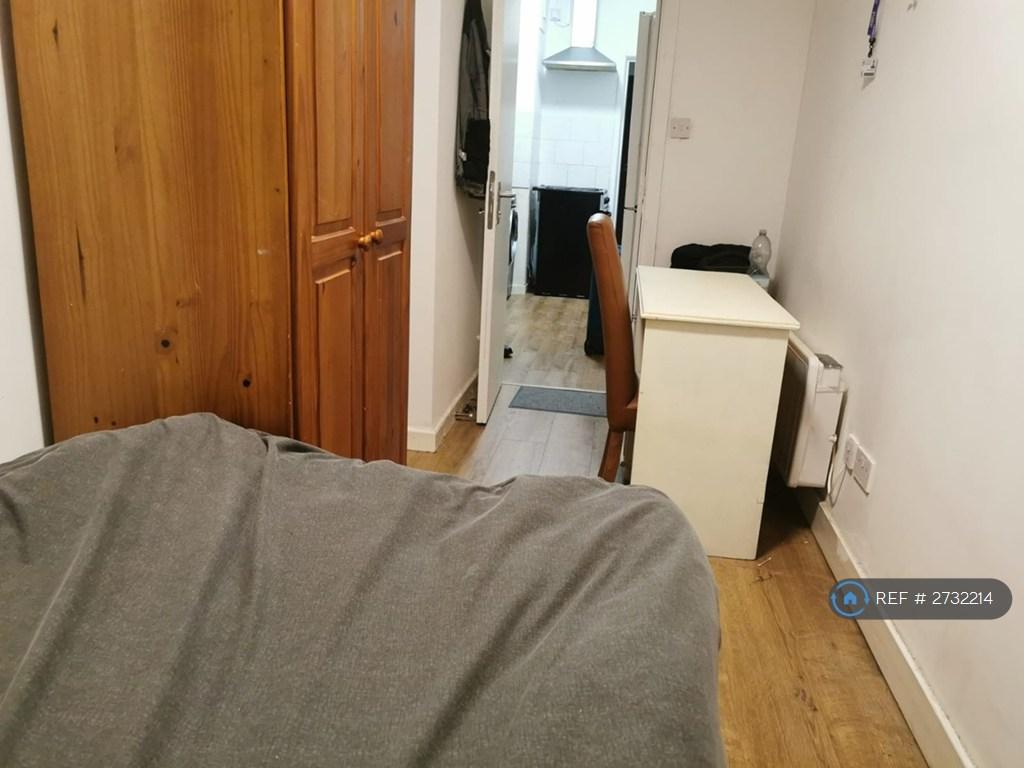 Single Bedroom 2
