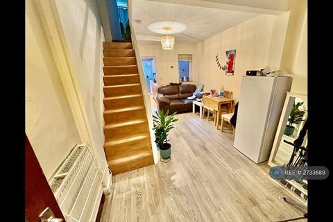 2 bedroom terraced house to rent, Clifton Street, Exeter, EX1