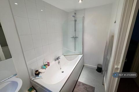 2 bedroom terraced house to rent, Clifton Street, Exeter, EX1
