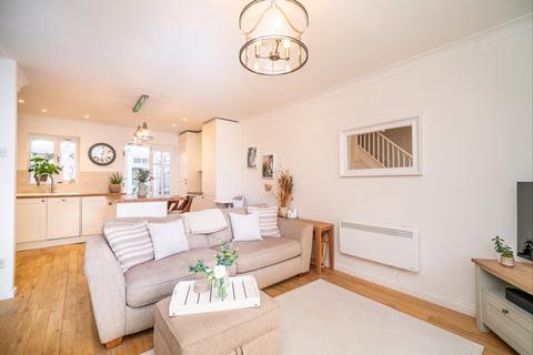 2 bedroom end of terrace house for sale, Appletree Gardens, Barnet, EN4
