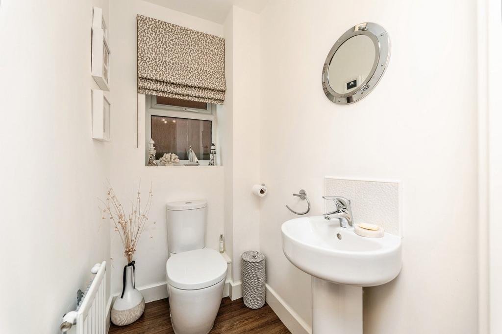 Cloakroom / WC