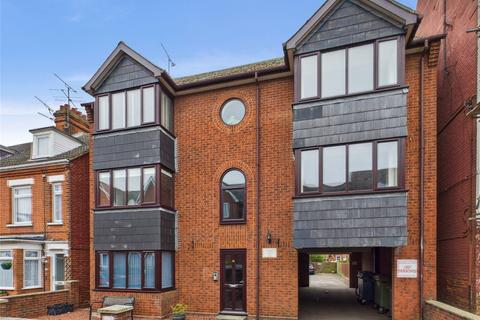 2 bedroom apartment for sale - Felix Road, Felixstowe, Suffolk, IP11