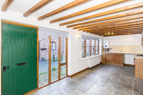 2 bedroom end of terrace house to rent, Aldwinckles Yard, Market Harborough