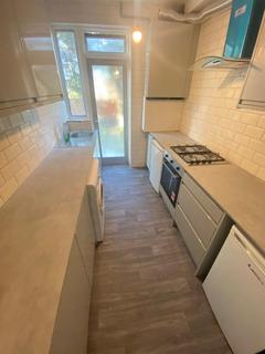 3 bedroom terraced house to rent, London E17