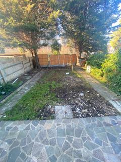 3 bedroom terraced house to rent, London E17