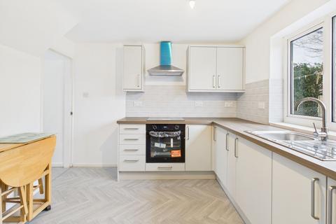 3 bedroom terraced house to rent, 14 Howgill Close, Burneside