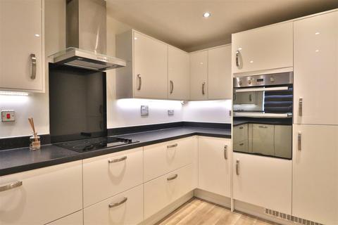4 bedroom detached house to rent, Blackbird Lane, Goring-by-sea, BN12